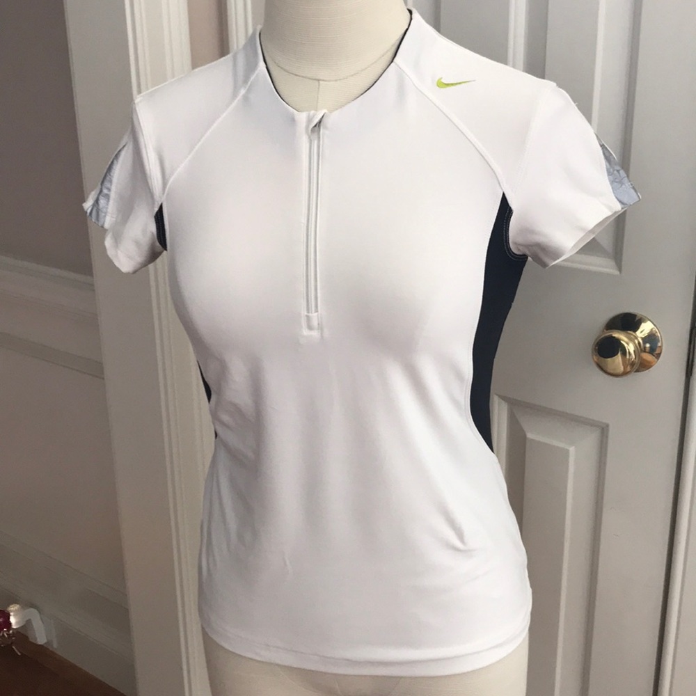 NIKE Dri-fit workout Top - Size M